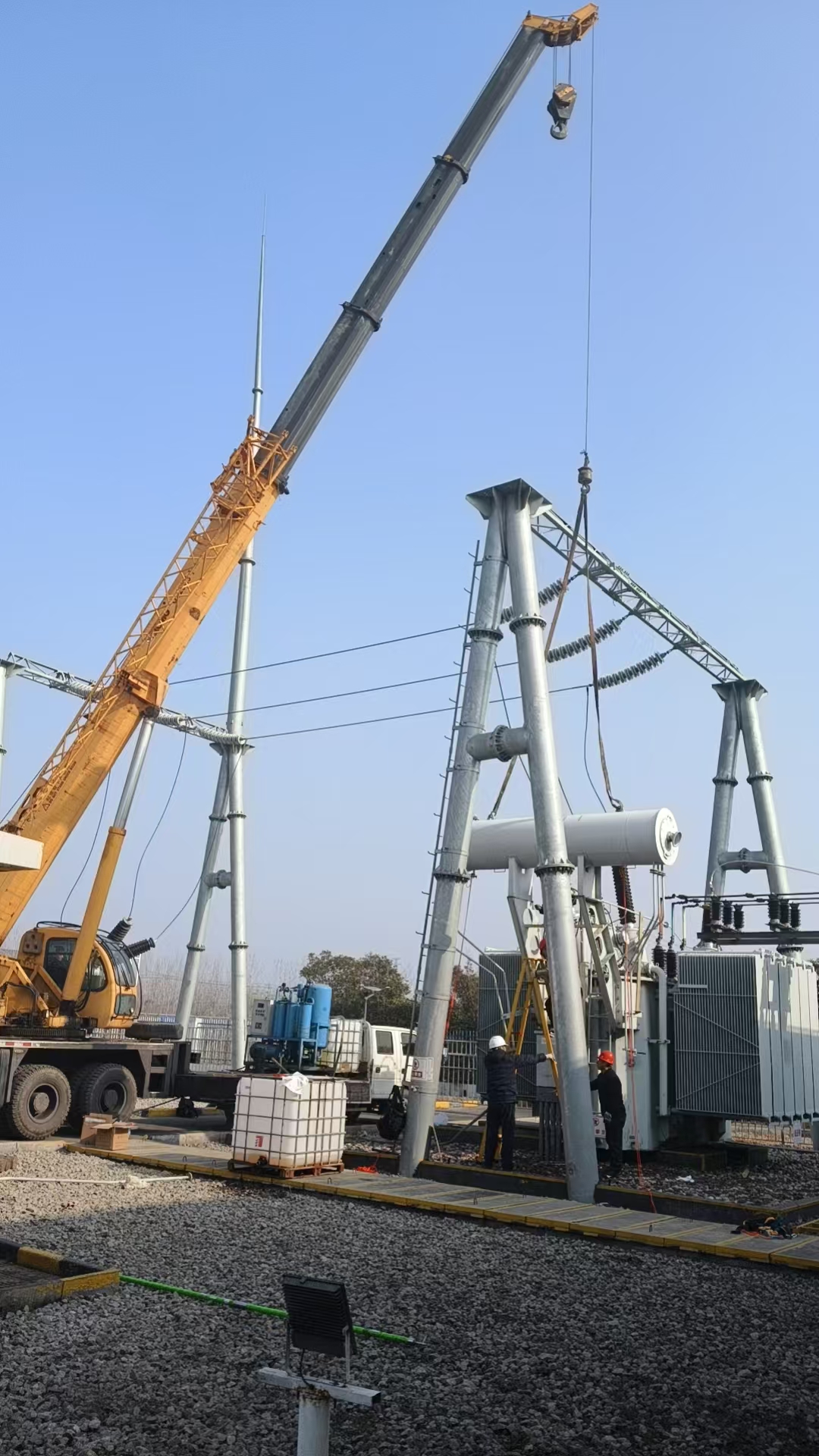 微山采煤沉陷区50MW光伏发电示范项目 主变更换油枕及中性点升高座垫片更换 现场服务