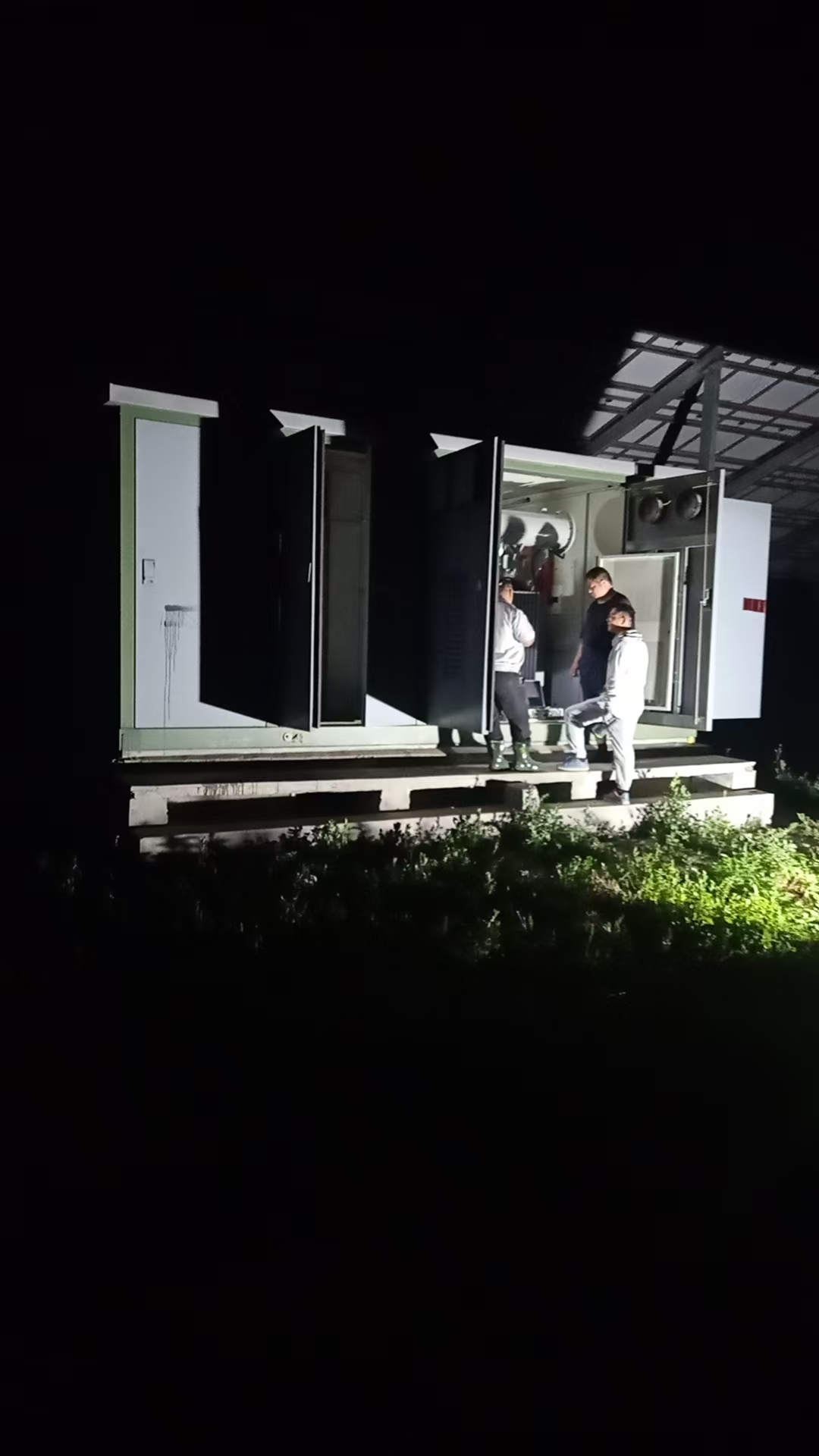 山东冠县光伏变电站25台变压器的维修保养